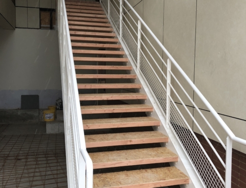 Escalier métal/bois (Public/PMR)